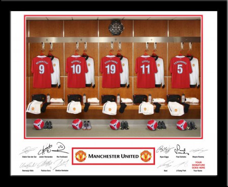Fotka zo šatne mužstva s tvojim dresom FC Manchester United - 1N16