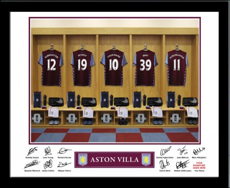 Fotka zo šatne mužstva s tvojim dresom  FC Aston Villa - 1N42